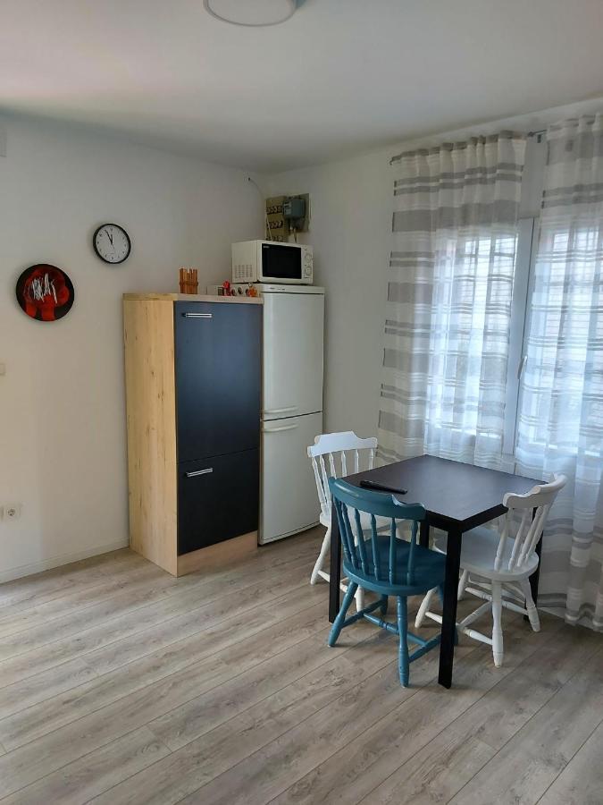 Apartman Alka Zaboric Buitenkant foto